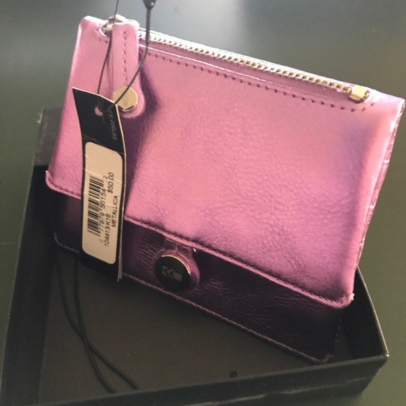 Metallic - Picture 3 of 3